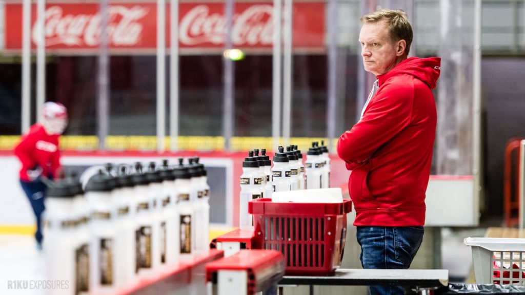 Turvallinen paluu kaukaloon – Haastattelussa HIFK:n pitkäaikainen lääkäri