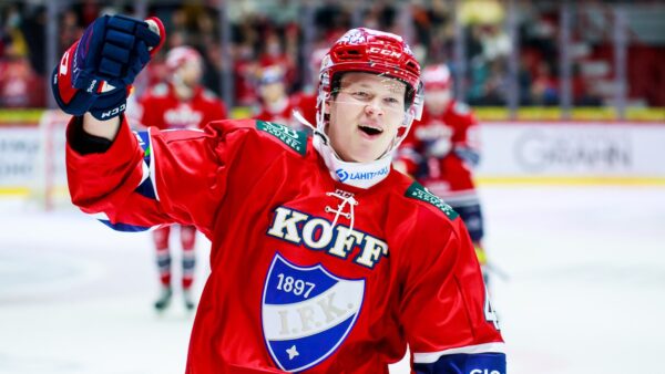 Väänäselle keskiviikkona uran sadas ottelu HIFK:ssa: Aika on mennyt nopeasti