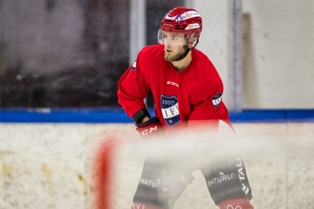 Kristian Vesalainen liittyi joukkueharjoituksiin perjantaina